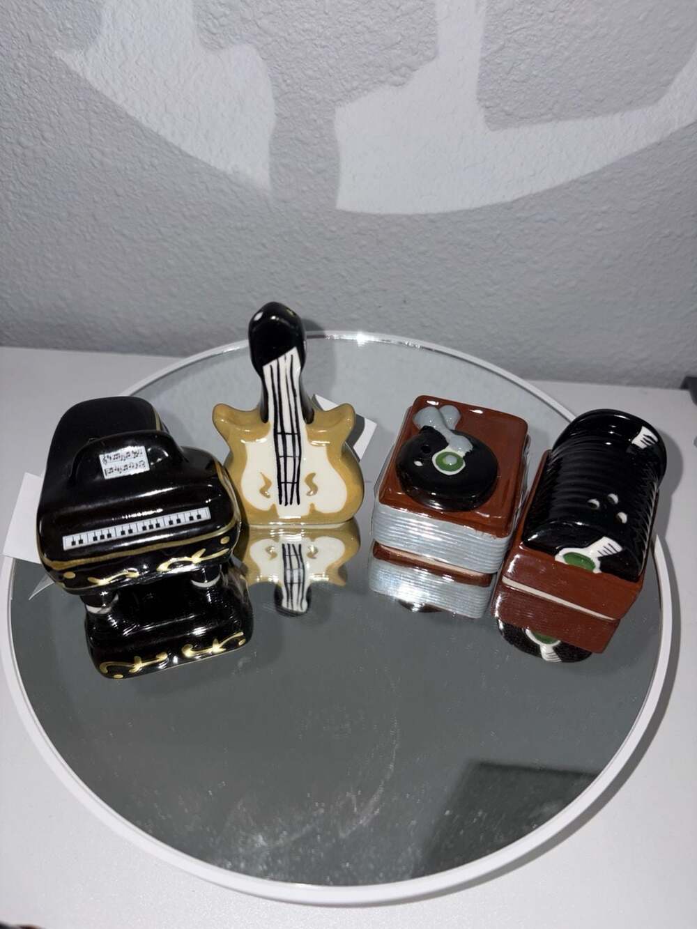 Cracker Barrel Musical Instruments Mini Salt & Pepper Shakers Set